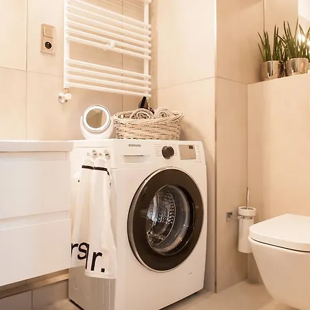 Albatross Towers Joda Bed Apartment *